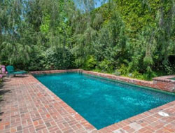Backyard Showcase Swimming Pool Design